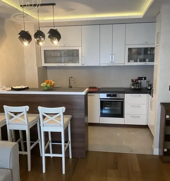 Izdavanje, trosoban stan, 58m², Južni Bulevar, Vračar Sve Podlokacije
