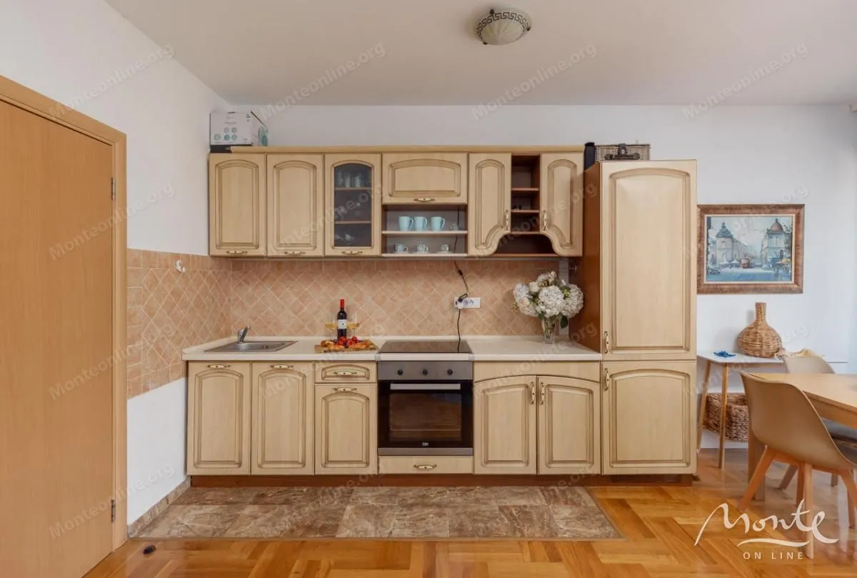 Sale, one bedroom apartment, 50m², Dobrota, Kotor