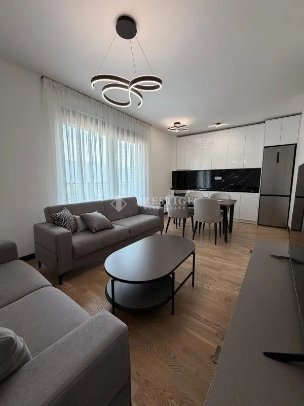 Izdavanje, dvosoban stan, 57m², Pod Goricom, Podgorica