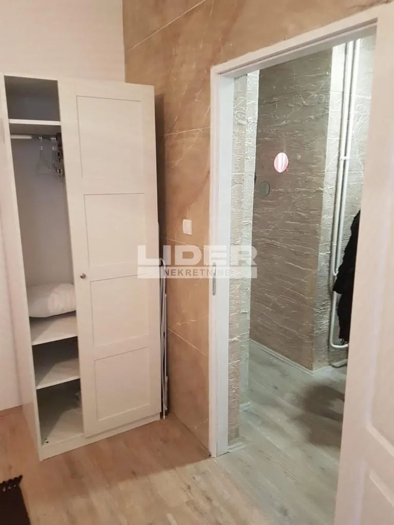 Izdavanje, dvosoban stan, 50m², Stari Grad, Beograd