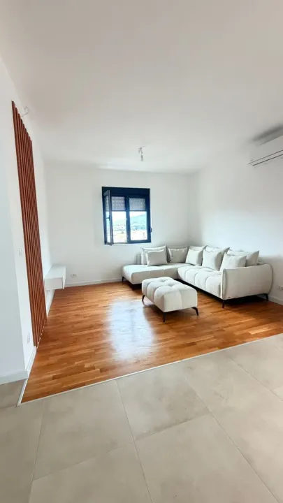Prodaja, dvosoban stan, 64m², Polje, Bar