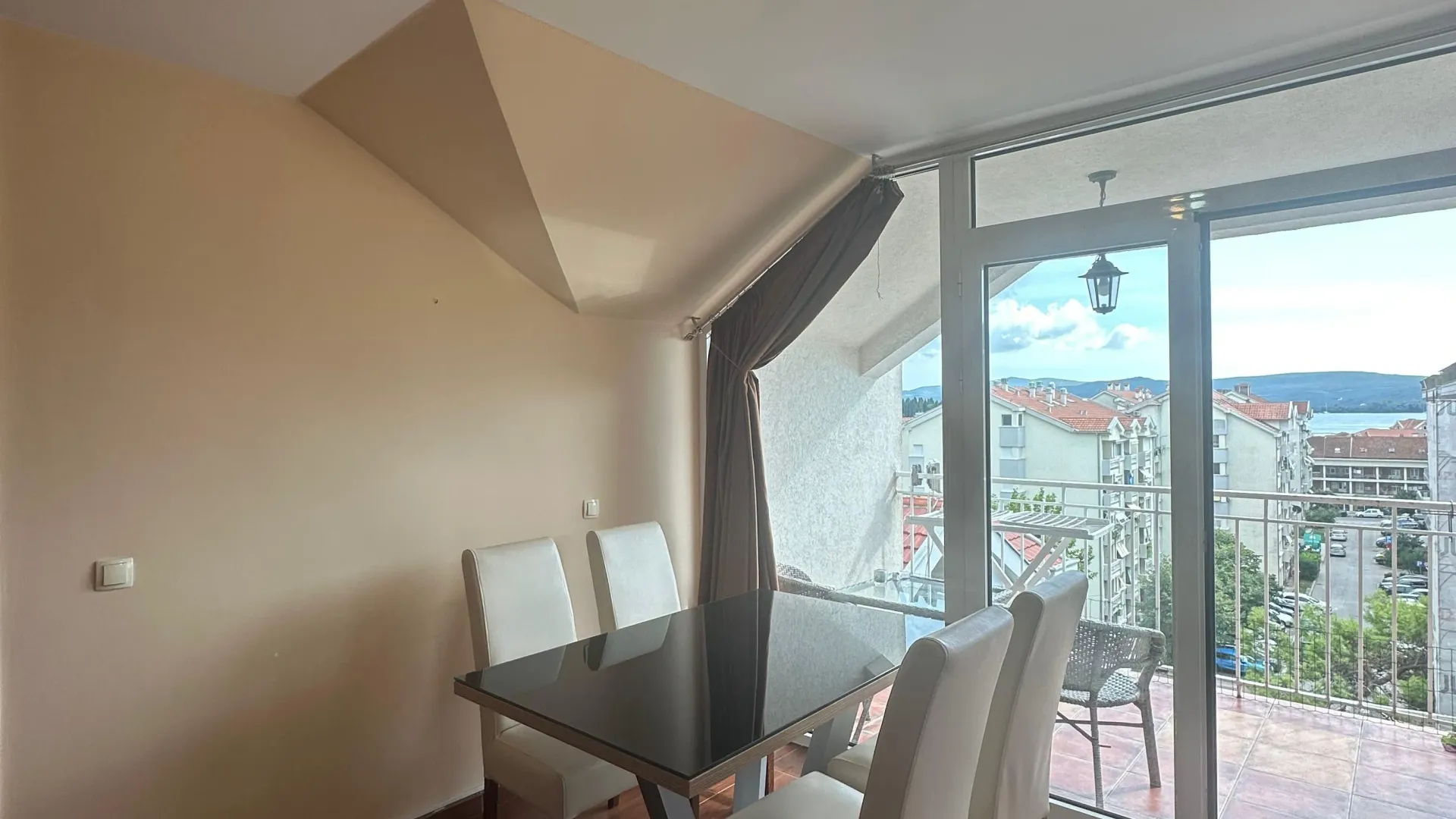 Rent, one bedroom apartment, 56m², Centar, Tivat