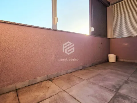 Izdavanje, dvosoban stan, 76m², Stari Aerodrom, Podgorica - image 9