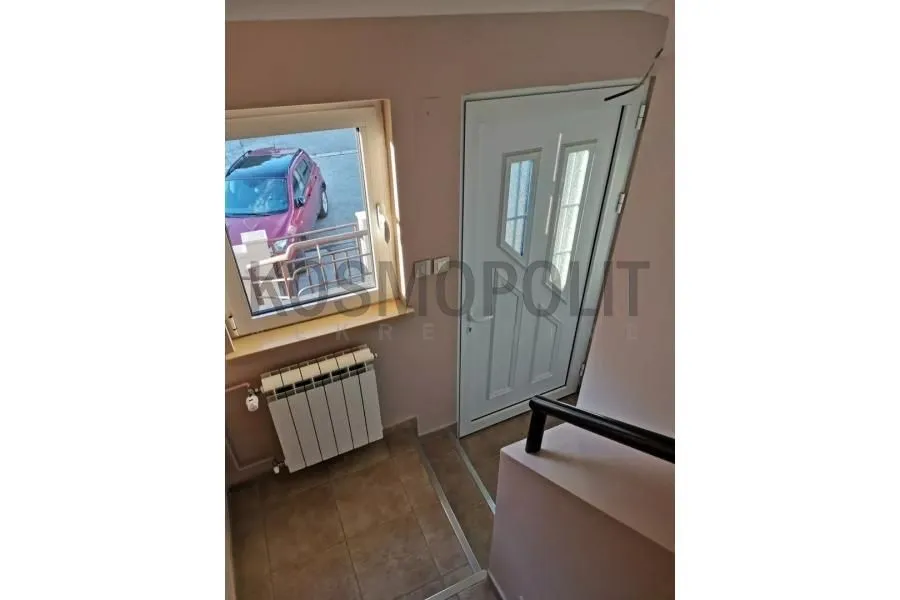 Prodaja, četvorosoban stan, 140m², Zemun Centar, Zemun Sve Podlokacije
