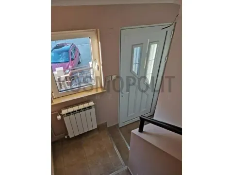Prodaja, četvorosoban stan, 140m², Zemun Centar, Zemun Sve Podlokacije - image 3