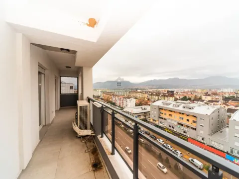 Prodaja, trosoban stan, 104m², Stari Aerodrom, Podgorica - image 9