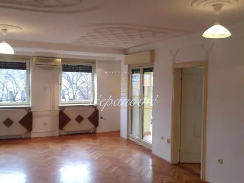 Izdavanje, četvorosoban stan, 104m², Centar, Novi Sad - image 7