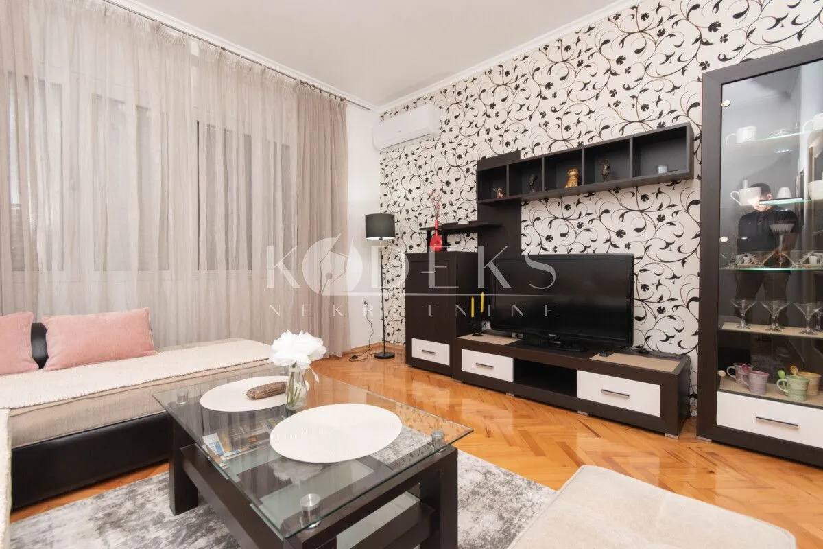 Prodaja, dvosoban stan, 92m², Centar, Podgorica
