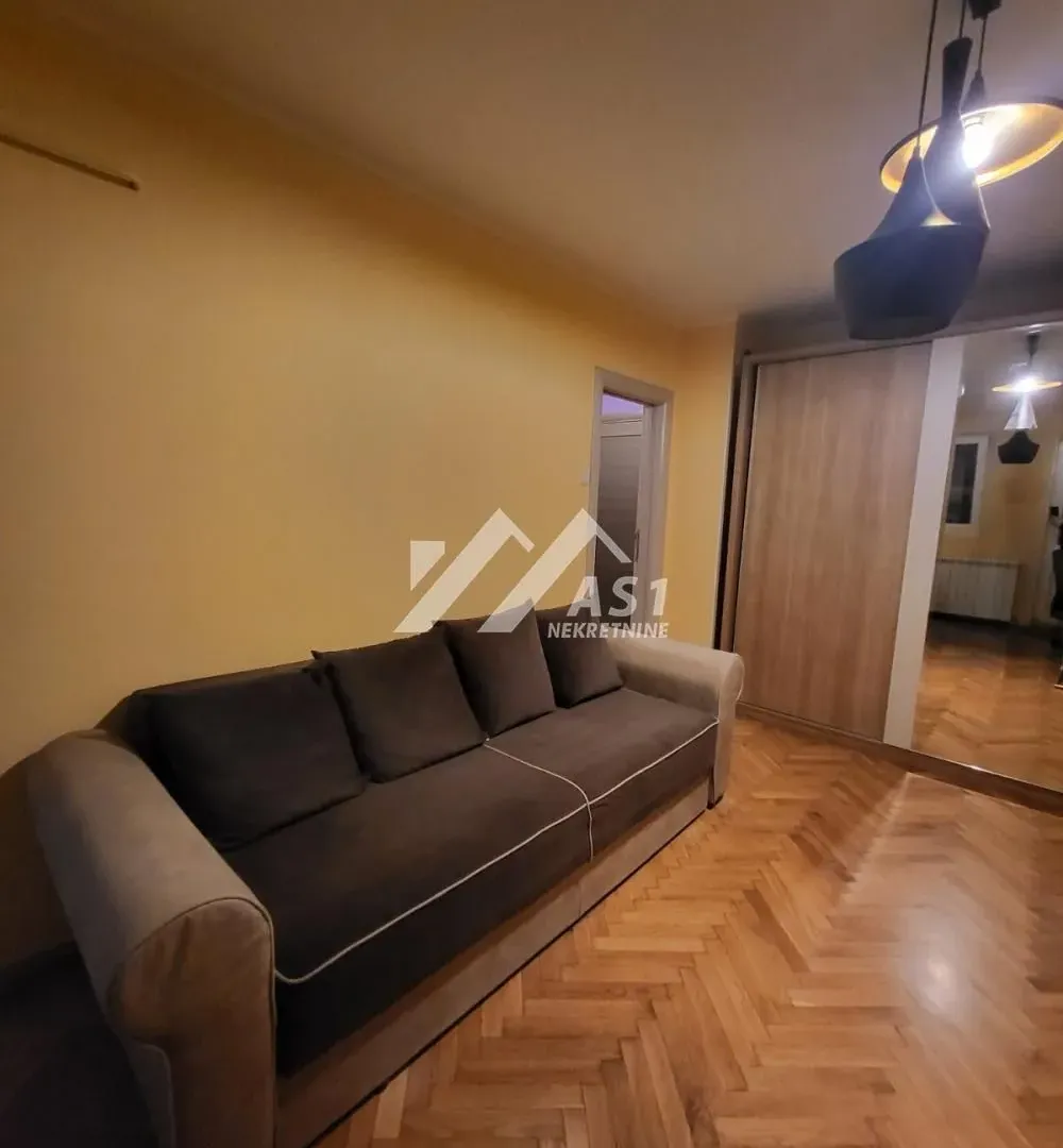 Izdavanje, stan, 31m², Bulevar Oslobodjenja, Novi Sad Sve Podlokacije