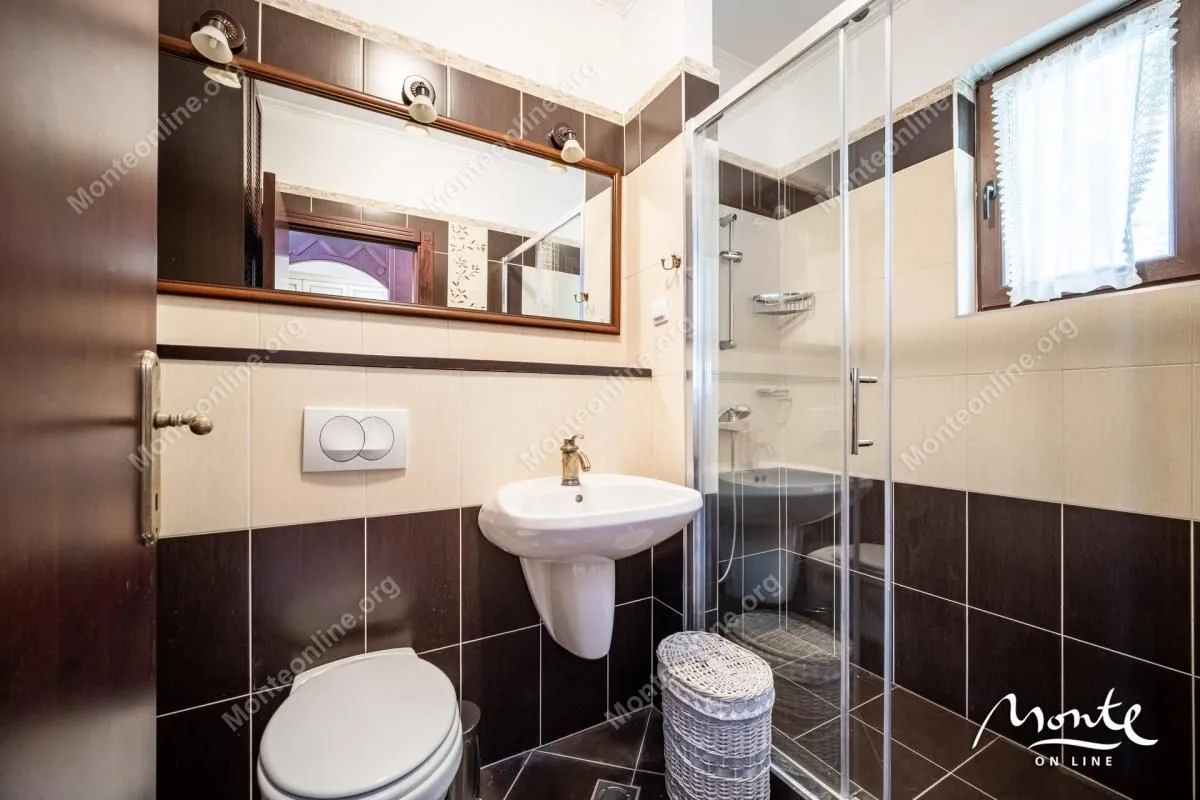 Prodaja, dvosoban stan, 92m², Kostanjica, Kotor