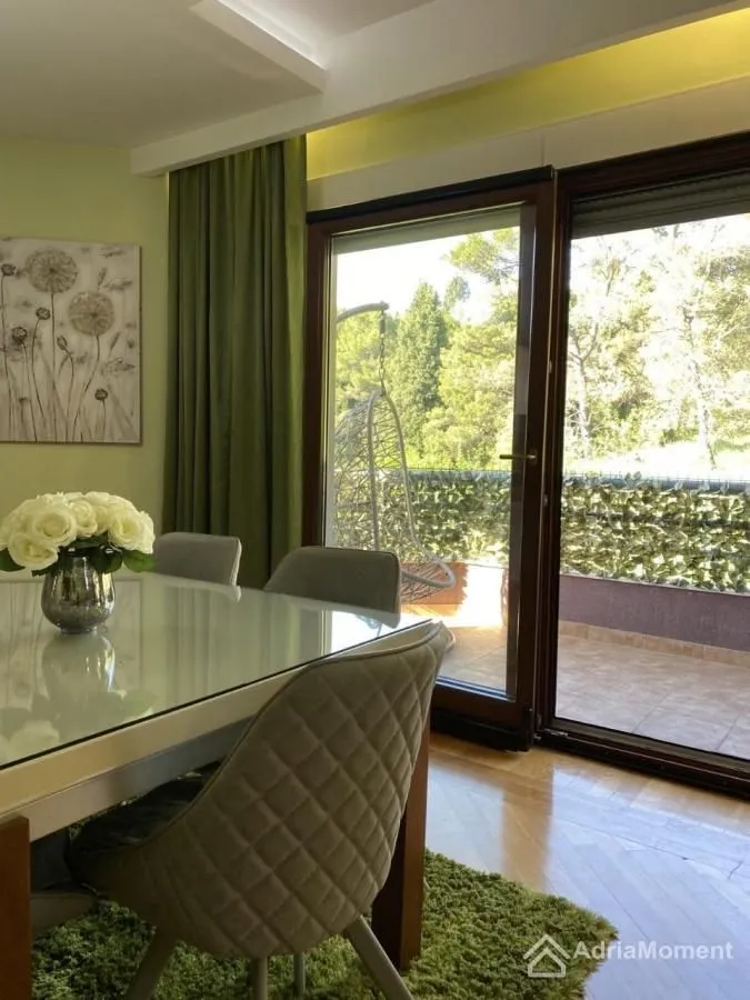Prodaja, trosoban stan, 140m², Gorica C, Podgorica