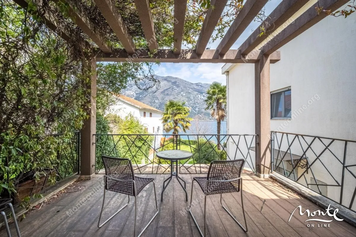 Sale, house, 484m², Stoliv, Kotor