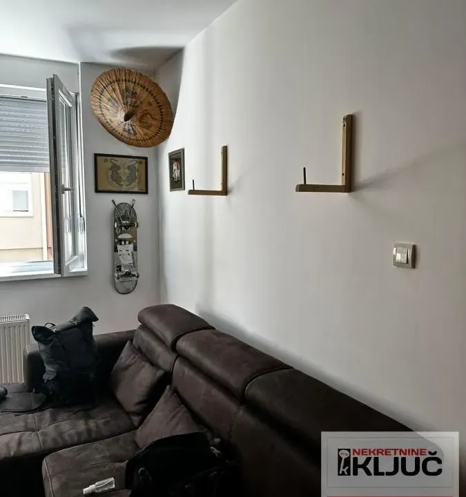 Izdavanje, jednosoban stan, 44m², Socijalno, Novi Sad Sve Podlokacije