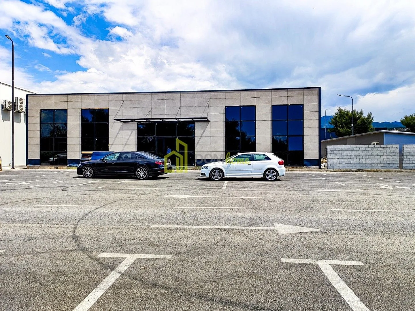 Rent, office space, 740m², Stari Aerodrom, Podgorica