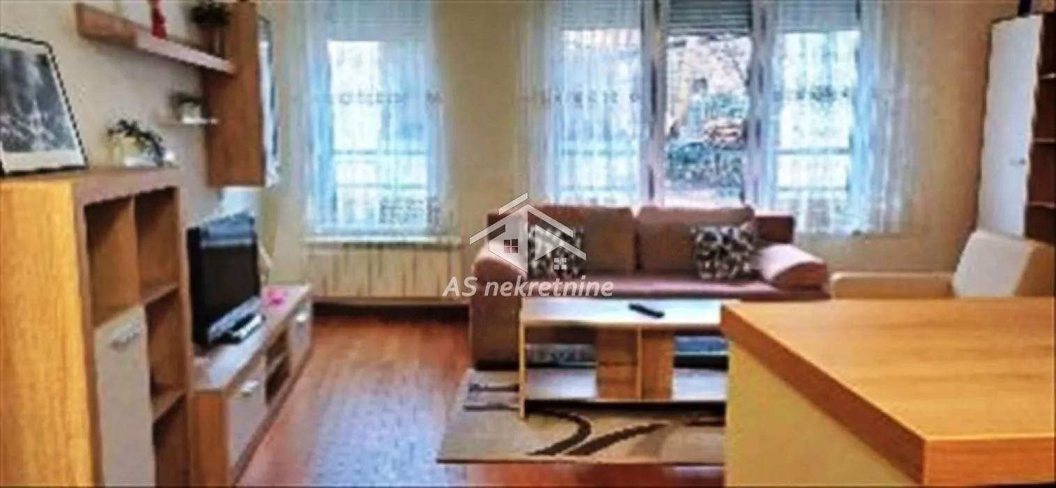 Izdavanje, trosoban stan, 61m², Crveni Krst, Beograd