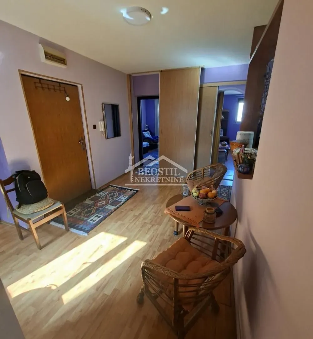 Prodaja, trosoban stan, 74m², Savski Venac, Beograd