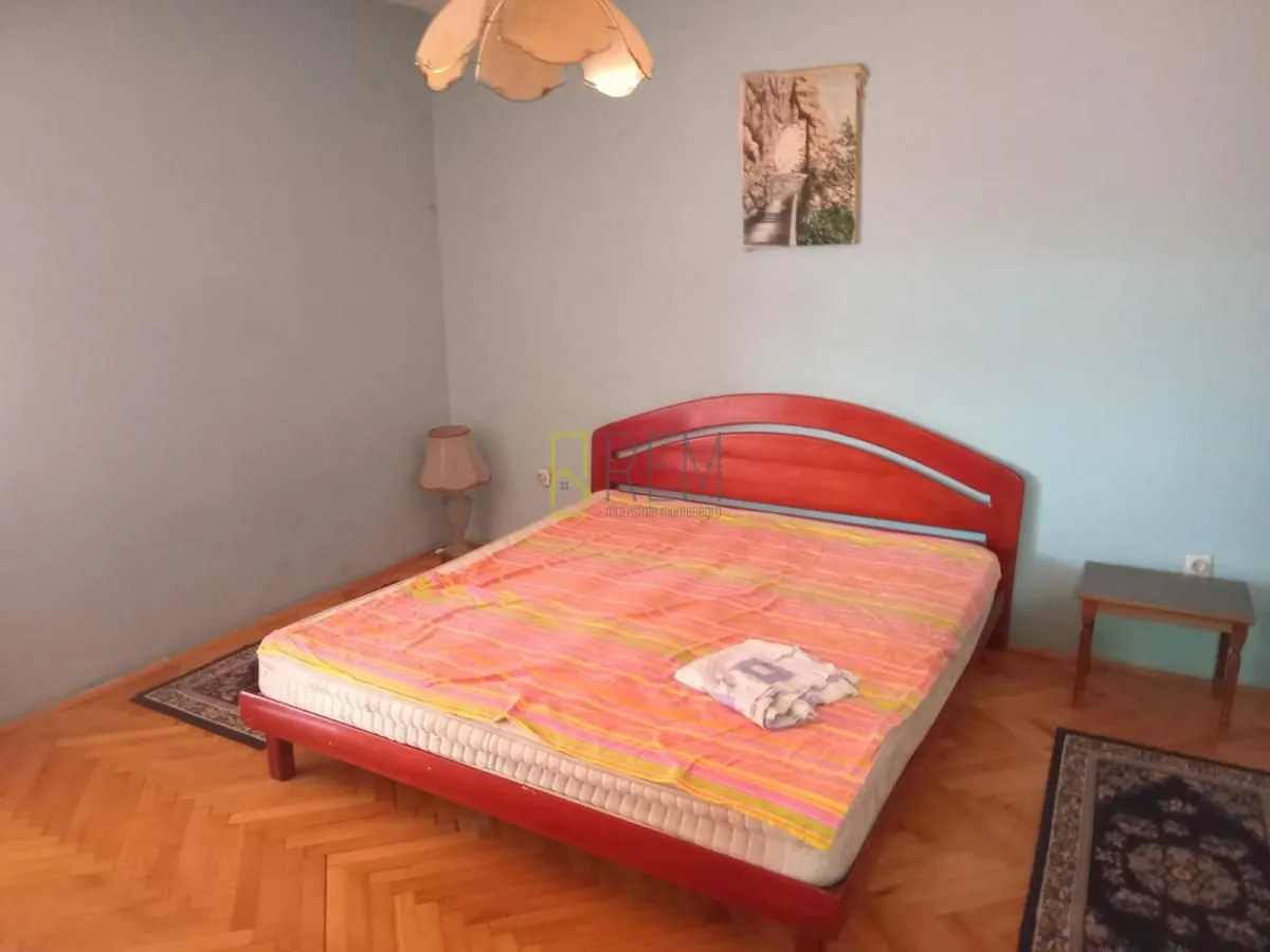 Prodaja, kuća, 232m², Tološi, Podgorica