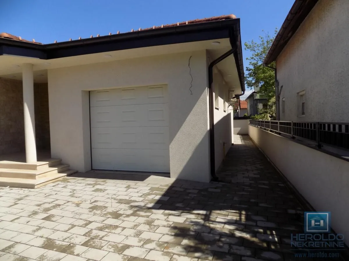 Prodaja, kuća, 192m², 4. juli, Paraćin