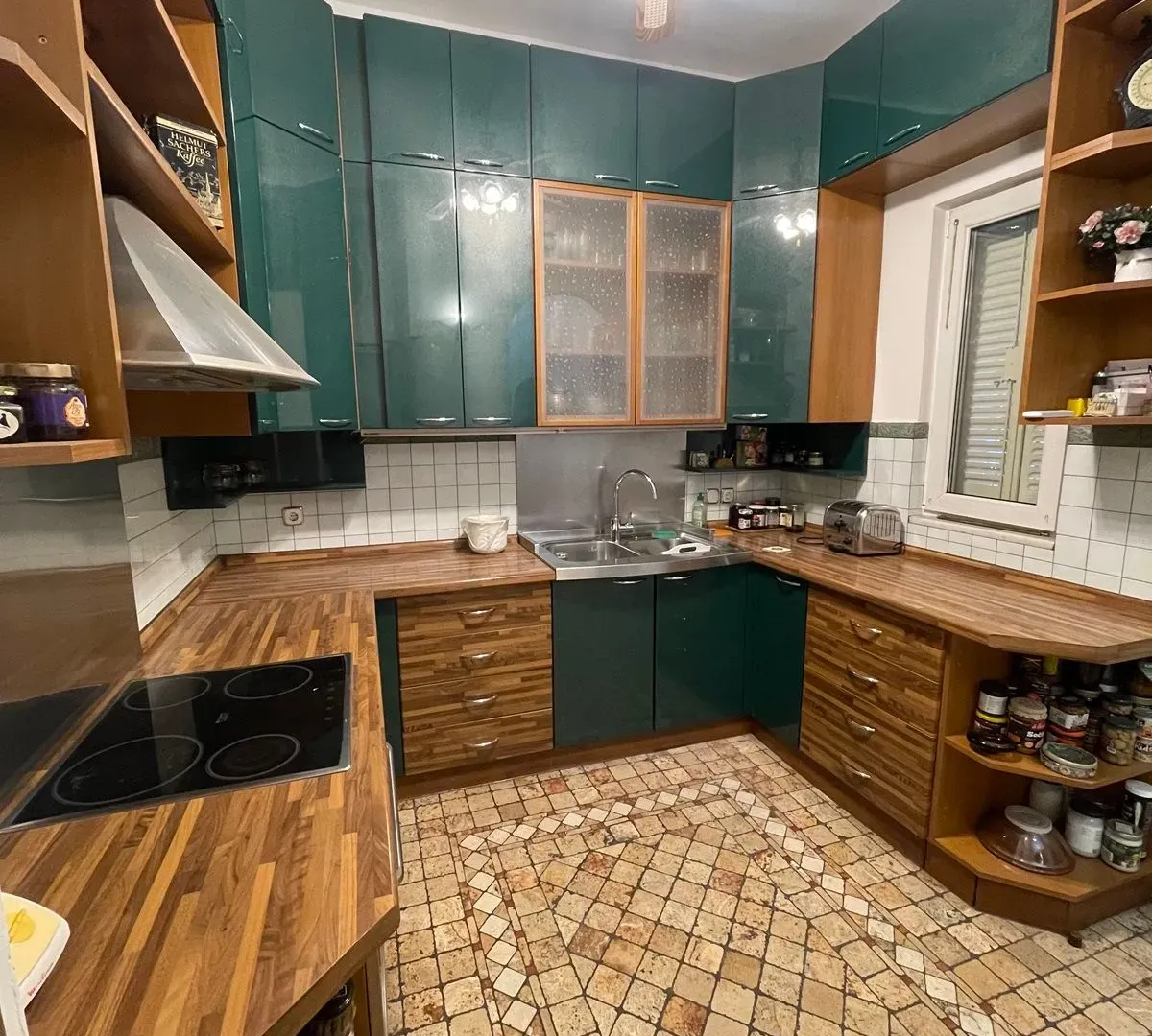 Izdavanje, kuća, 300m², Vračar Sve Podlokacije, Beograd