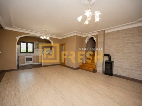 Izdavanje, kuća, 150m², Gornja Gorica, Podgorica - image 5