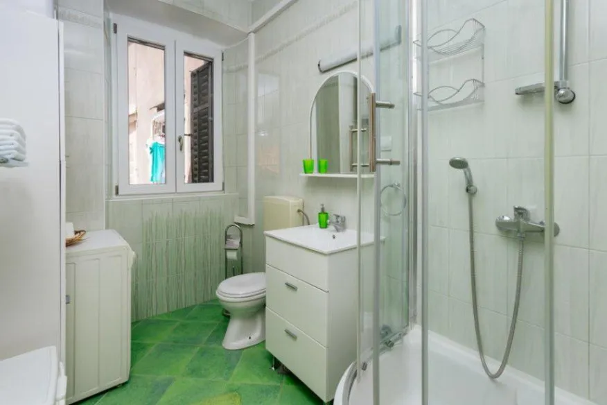 Prodaja, dvosoban stan, 62m², Stari Grad Kotor, Kotor