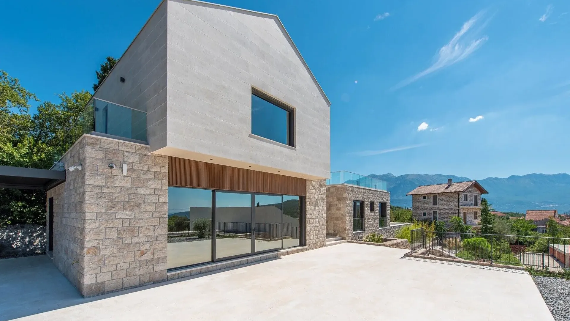 Prodaja, kuća, 558m², Tivat, Crna Gora