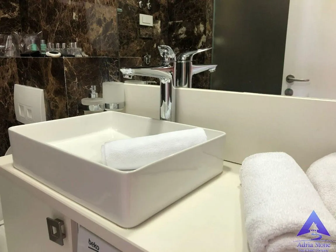 Prodaja, jednosoban stan, 58m², Centar, Budva