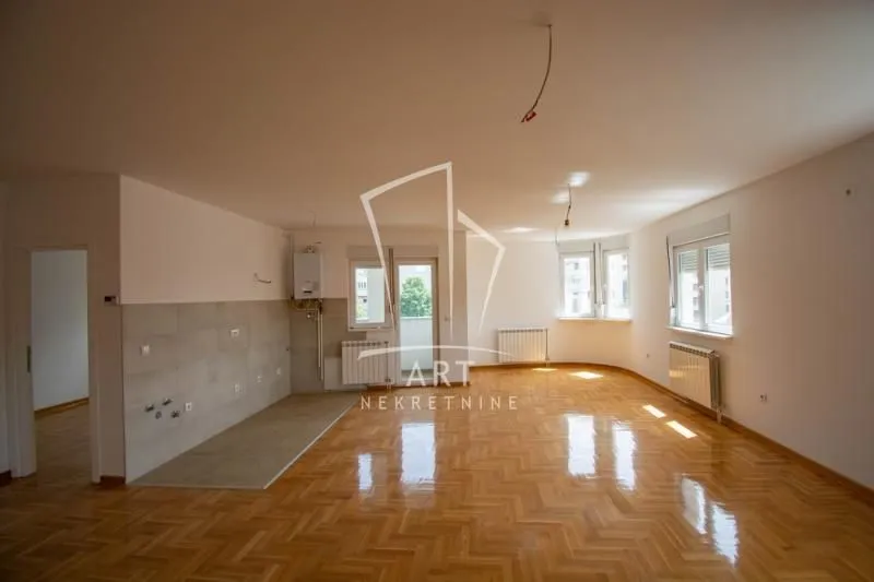 Sale, four bedroom apartment, 101m², Voždovac Sve Podlokacije, Beograd