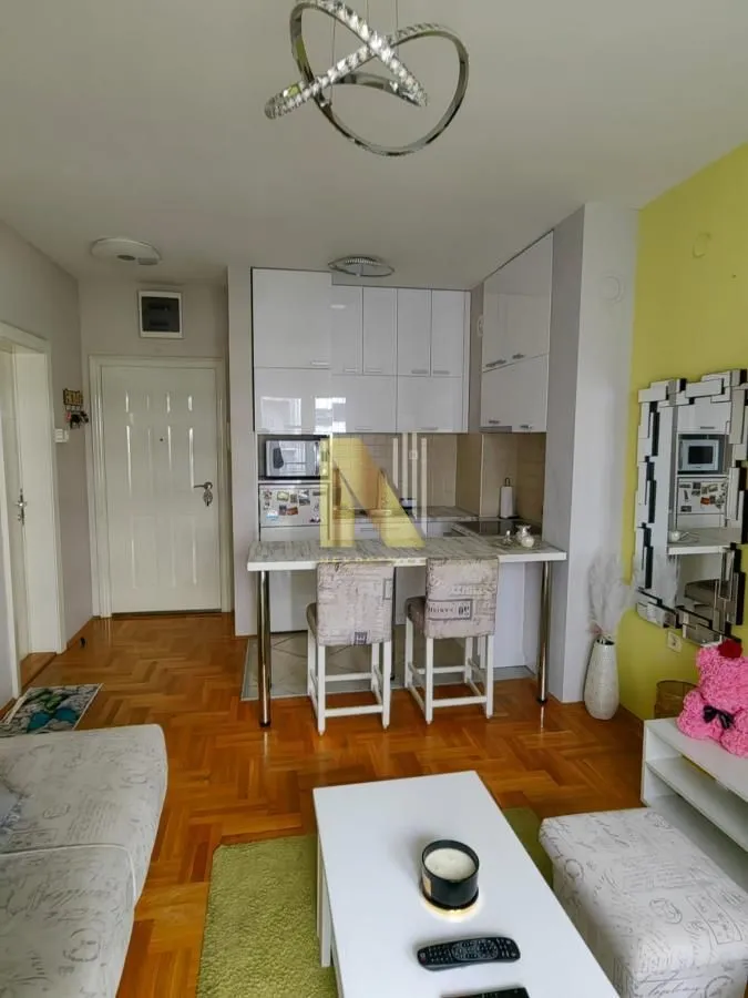 Izdavanje, jednosoban stan, 31m², Grbavica, Novi Sad Sve Podlokacije