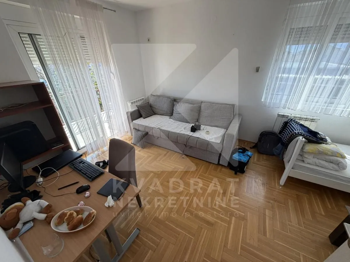Rent, house, 220m², Tološi, Podgorica