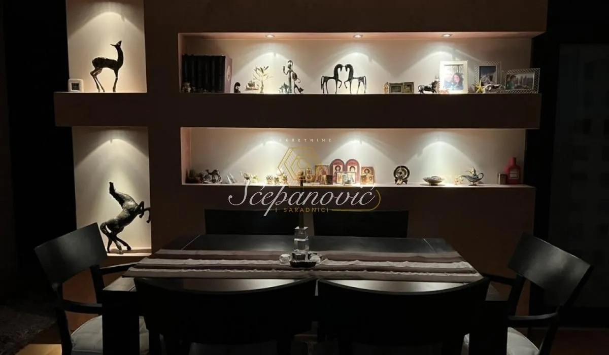 Prodaja, trosoban stan, 67m², Centar, Novi Sad