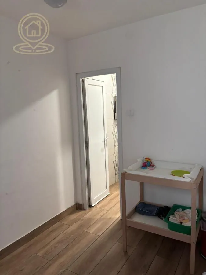 Rent, office space, 390m², Medijana, Niš