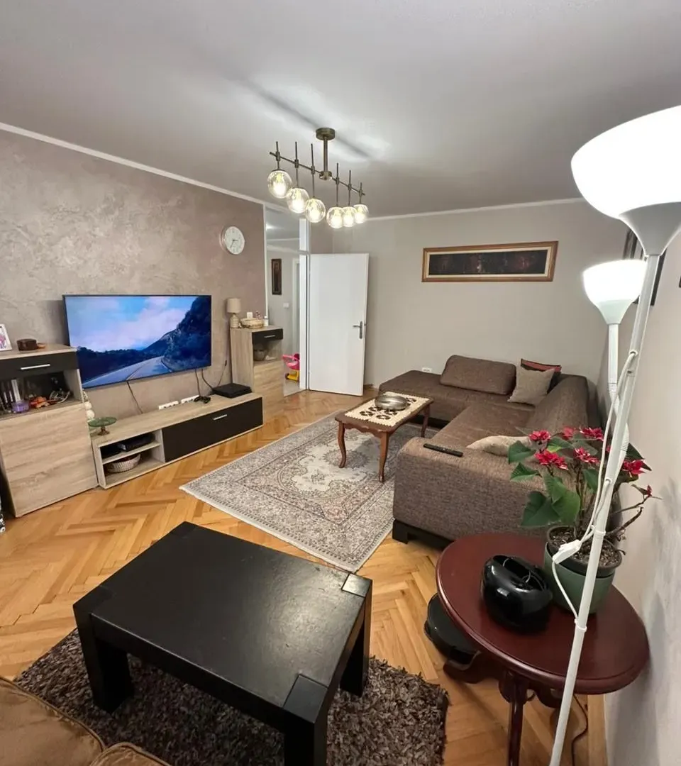 Prodaja, trosoban stan, 105m², Centar, Bar