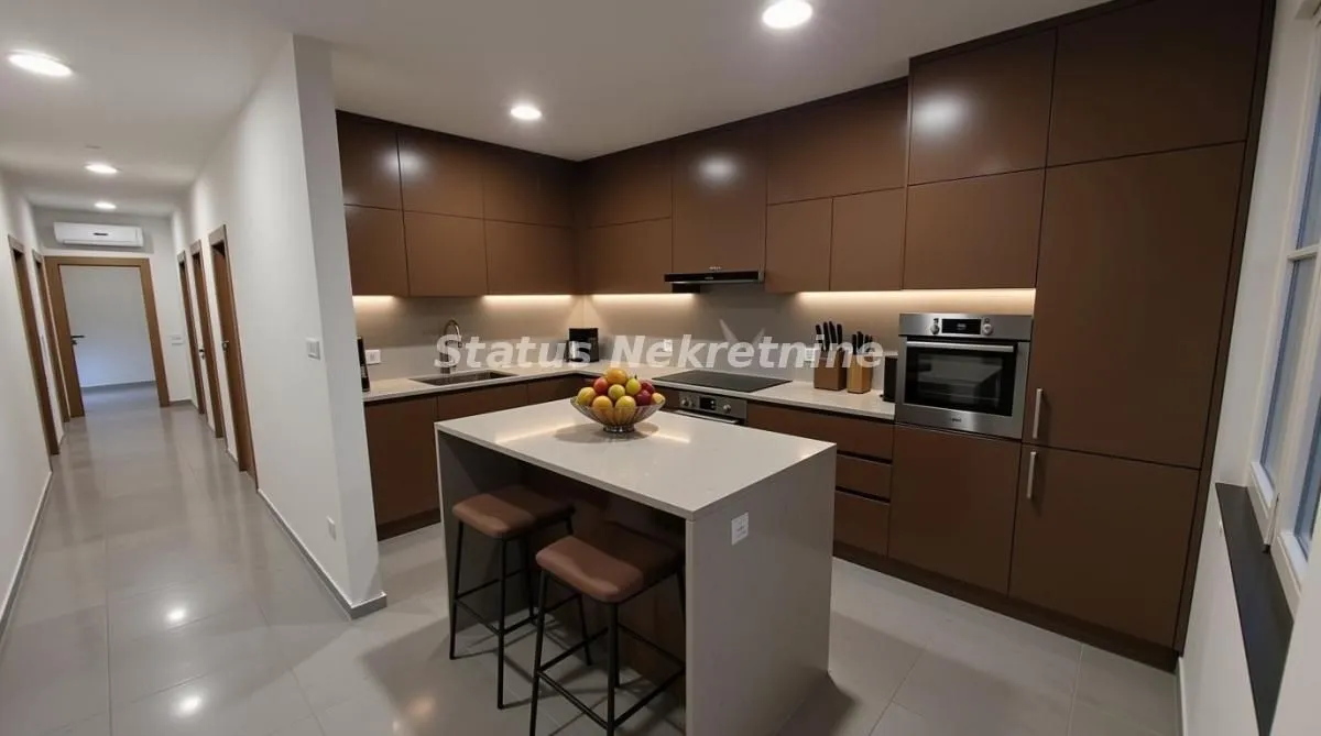 Prodaja, trosoban stan, 78m², Petrovaradin, Novi Sad