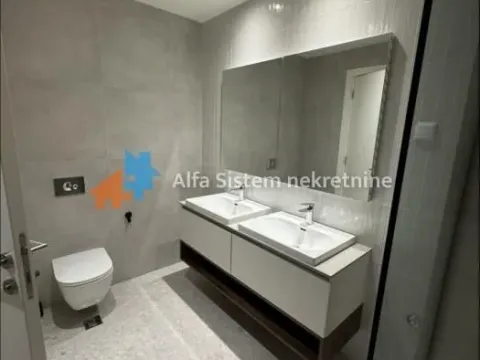 Izdavanje, četvorosoban stan, 110m², Savski Venac, Beograd - image 13