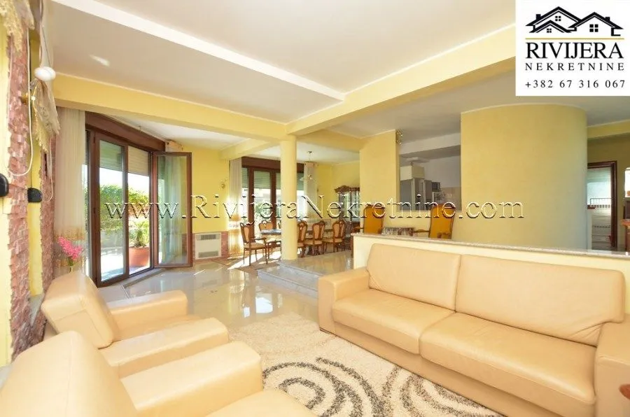 Prodaja, kuća, 245m², Njivice, Herceg Novi