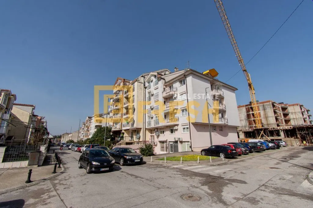 Izdavanje, trosoban stan, 90m², Ljubović, Podgorica