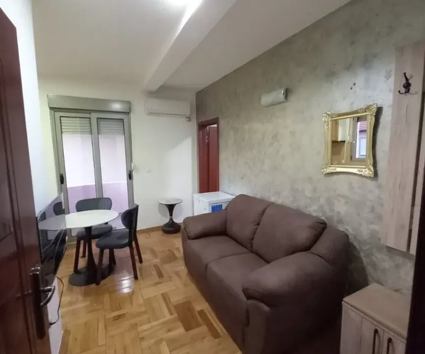 Rent, one bedroom apartment, 35m², Stari Aerodrom, Podgorica