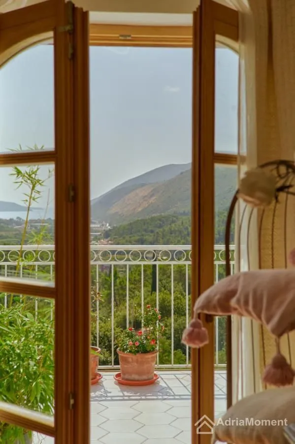 Prodaja, kuća, 155m², Sutorina, Herceg Novi
