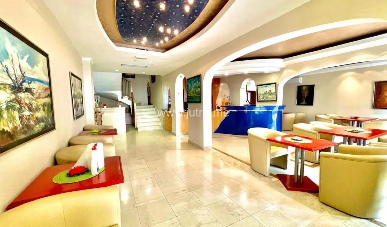 Prodaja, ugostiteljski objekat, 1300m², Centar, Budva