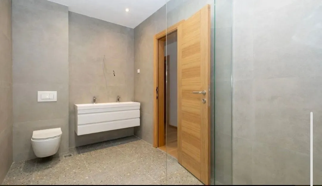 Prodaja, četvorosoban stan, 206m², Zabjelo, Podgorica