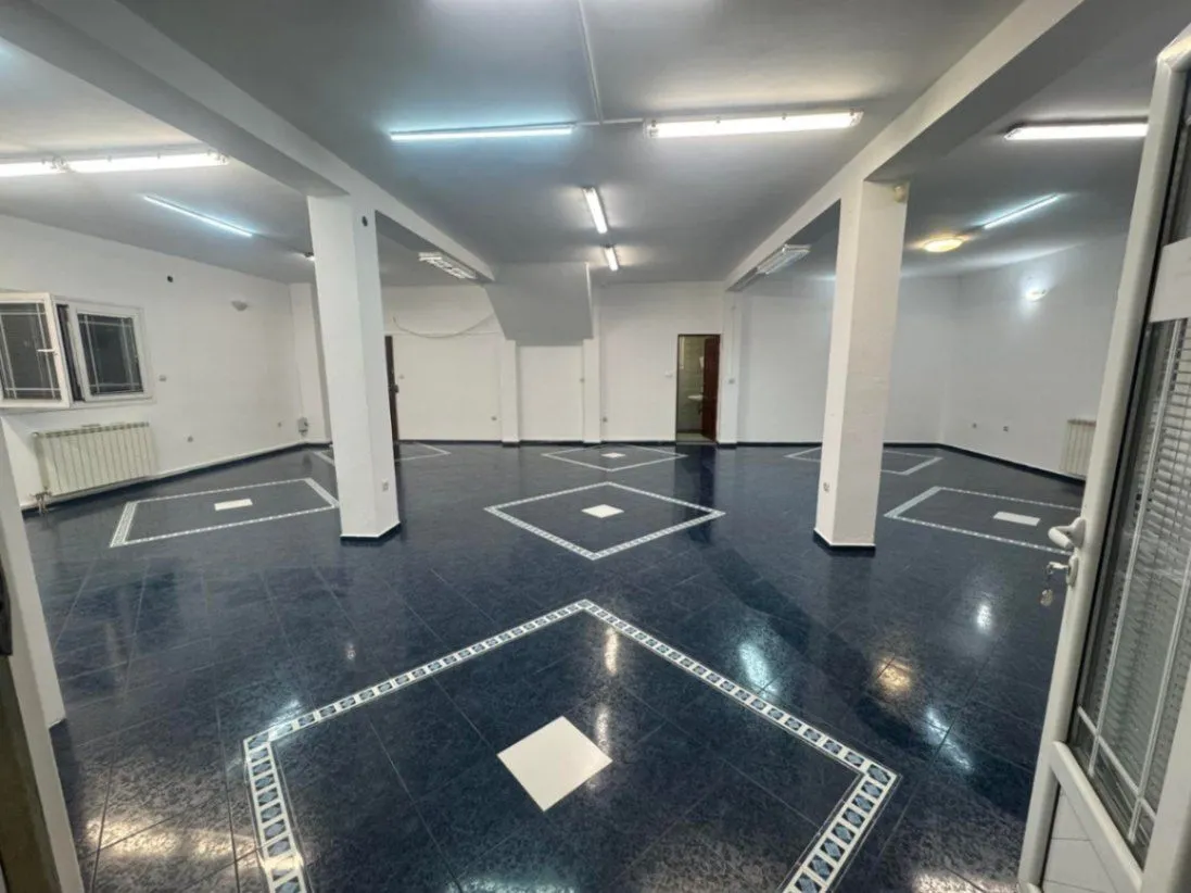 Izdavanje,  poslovni prostor, 260m2, Stara Varoš, Podgorica