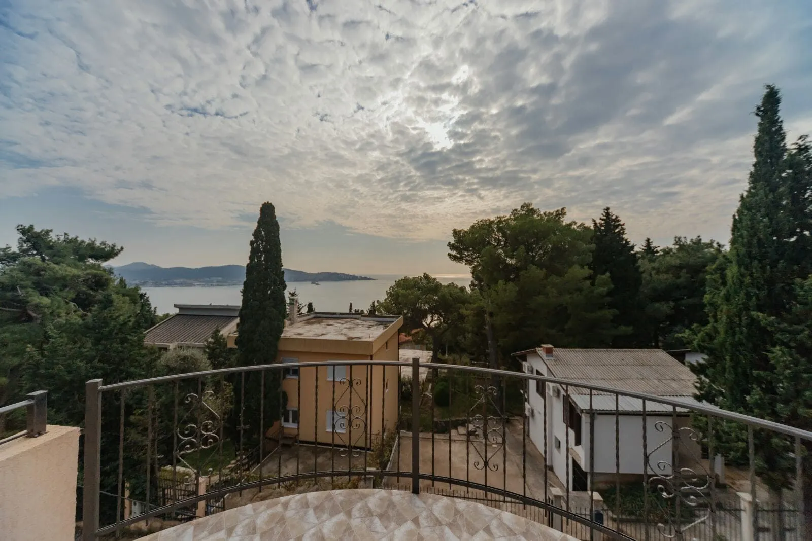 Prodaja, kuća, 190m², Šušanj, Bar