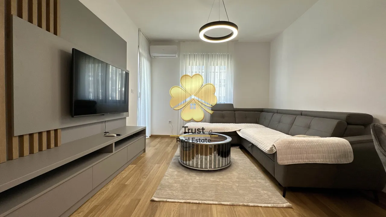 Izdavanje, dvosoban stan, 70m², City Kvart, Podgorica