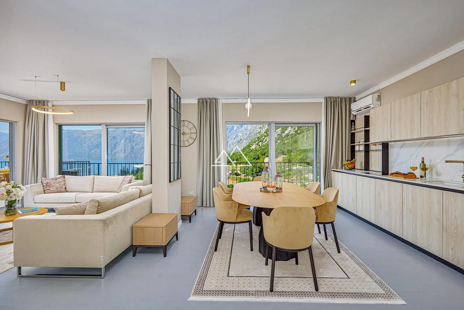 Sale, three bedroom apartment, 158m², Dobrota, Kotor