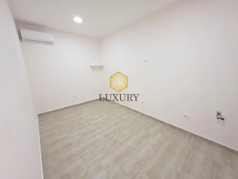Izdavanje, dvosoban stan, 57m², Tološka šuma, Podgorica - image 8