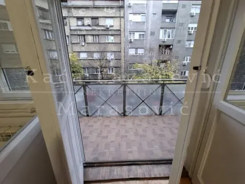 Izdavanje, trosoban stan, 86m², Savski Venac, Beograd - image 9