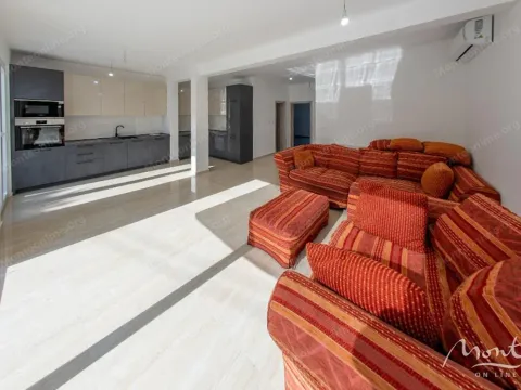 Sale, two bedroom apartment, 66m², Đenovići, Herceg Novi - image 1