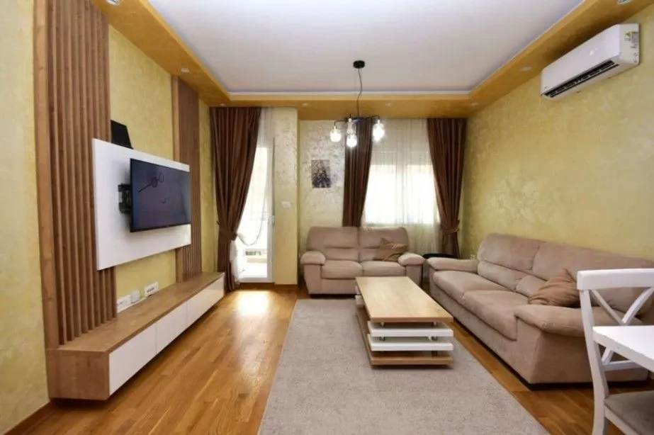 Izdavanje, dvosoban stan, 65m², City Kej, Podgorica