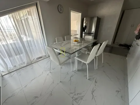 Sale, four bedroom apartment, 175m², Meljine, Herceg Novi - image 2